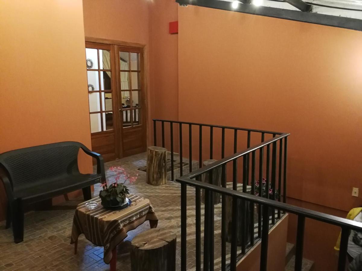 Chapelet Hostal Tababela Kültér fotó