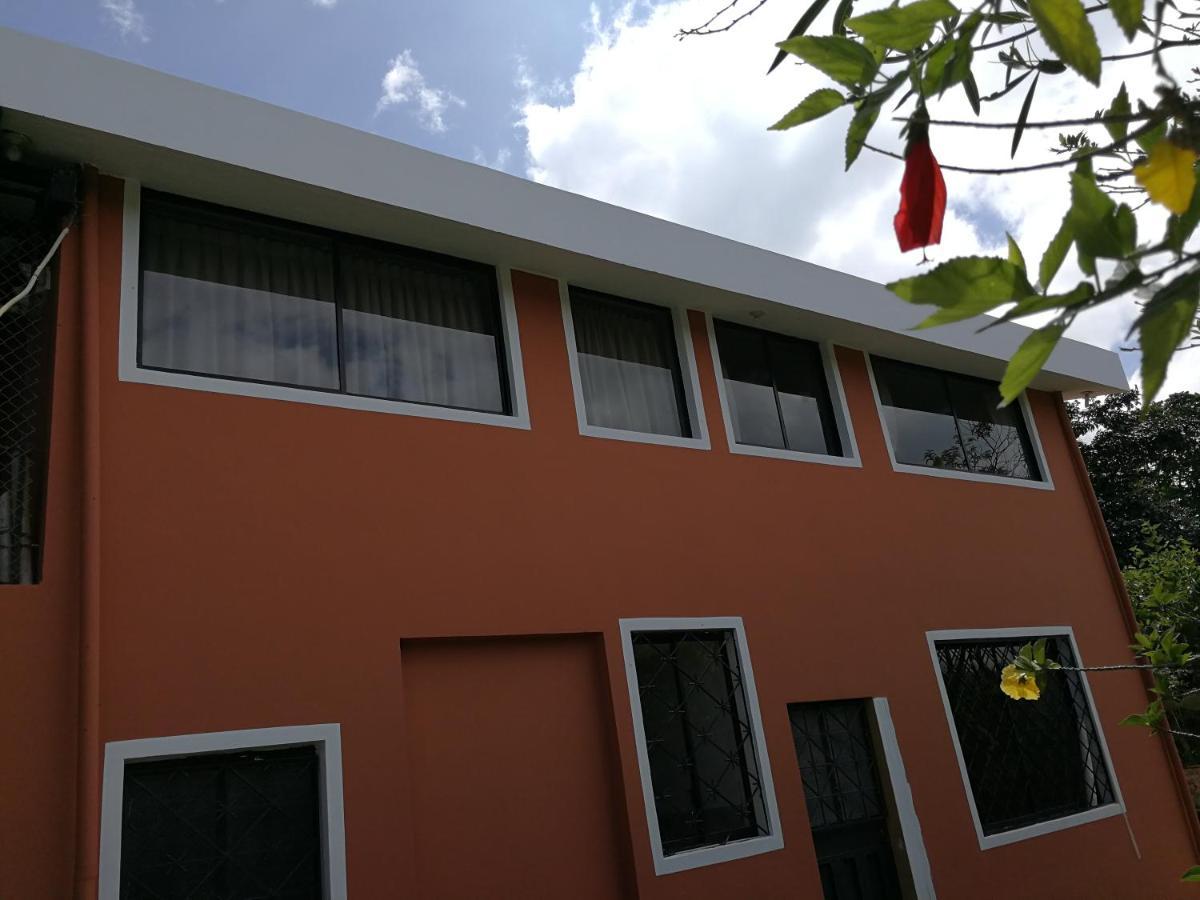 Chapelet Hostal Tababela Kültér fotó