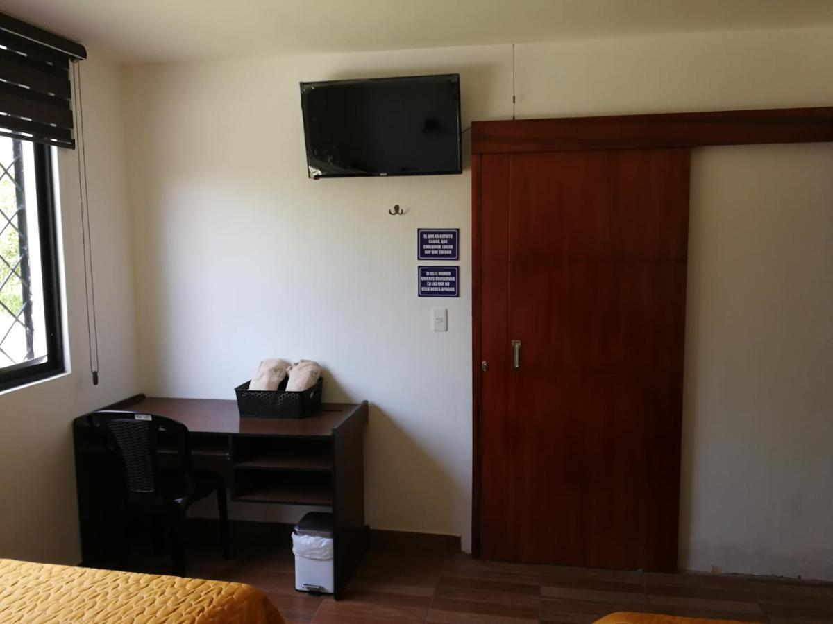 Chapelet Hostal Tababela Kültér fotó