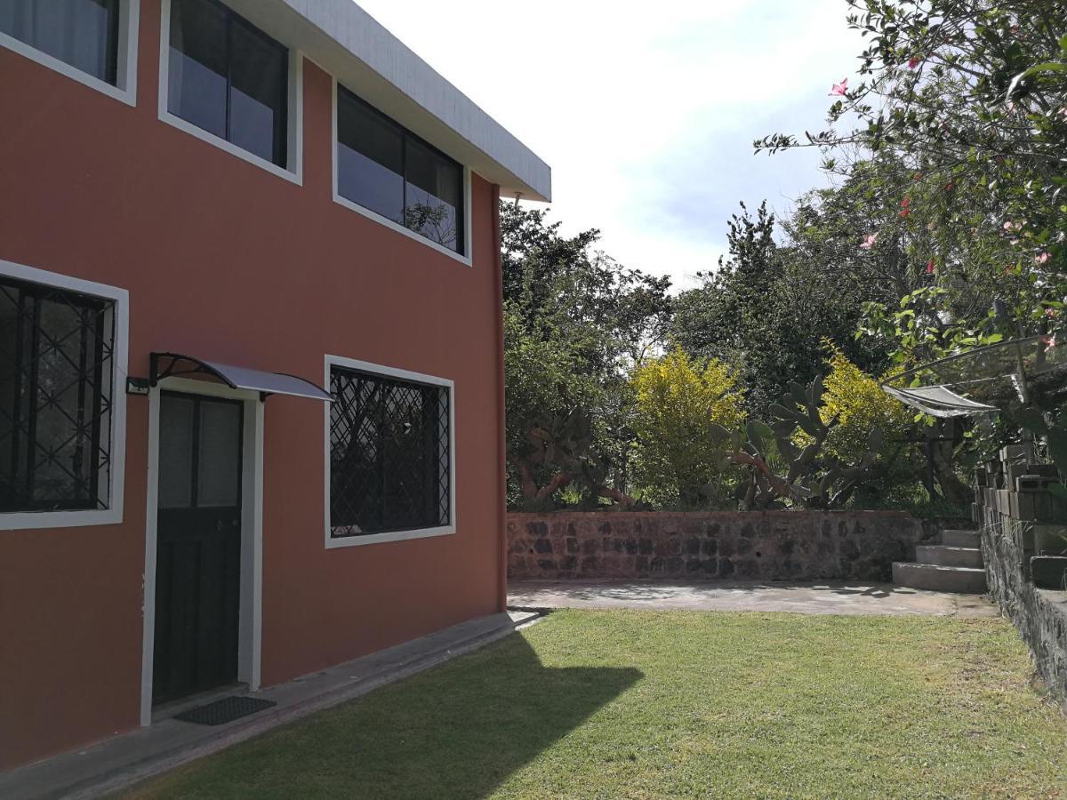 Chapelet Hostal Tababela Kültér fotó