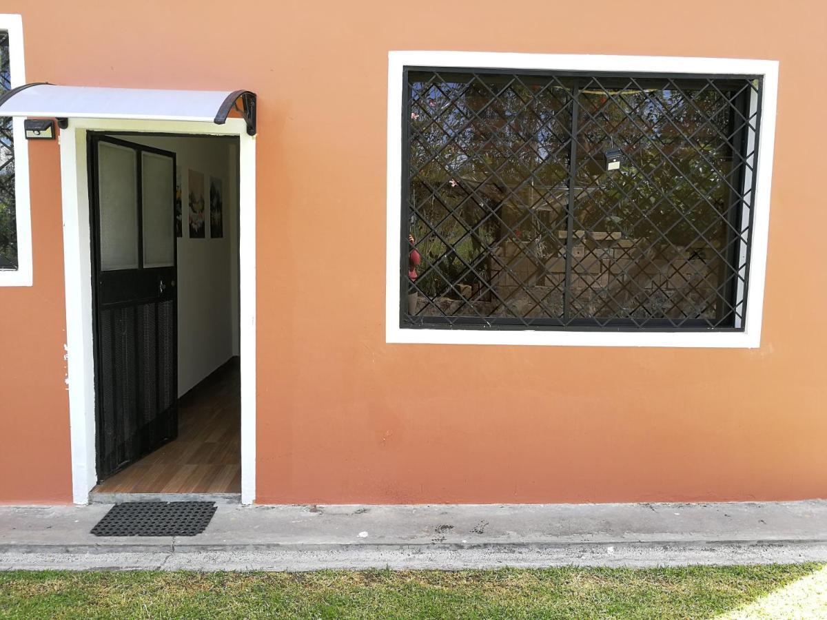 Chapelet Hostal Tababela Kültér fotó
