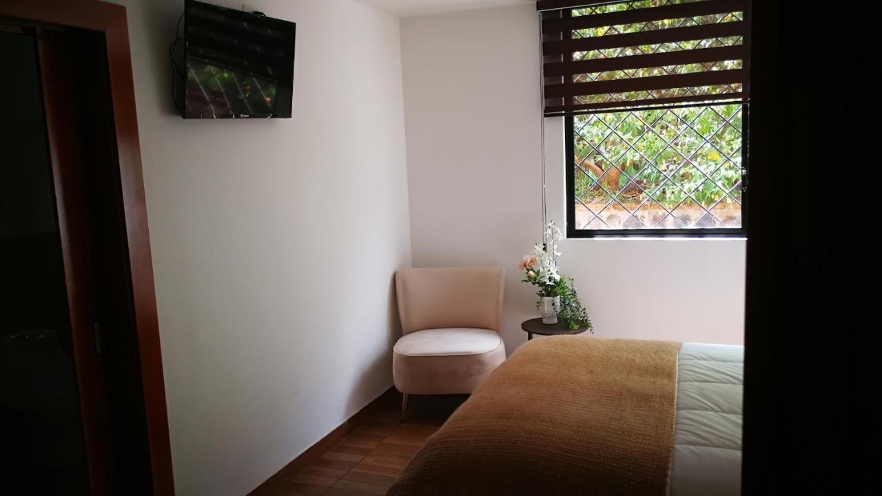 Chapelet Hostal Tababela Kültér fotó