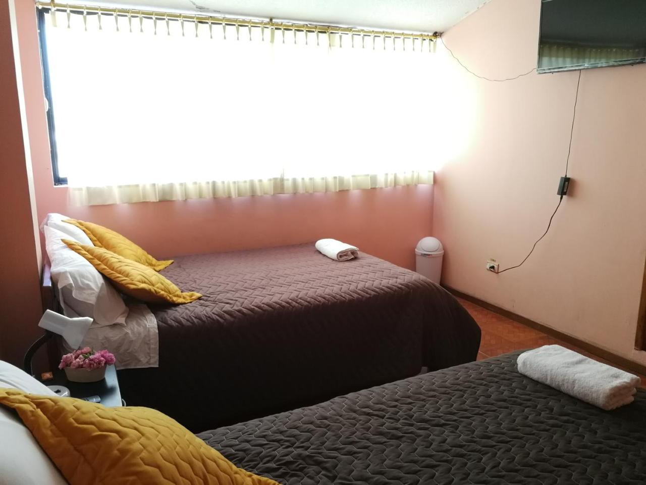 Chapelet Hostal Tababela Kültér fotó