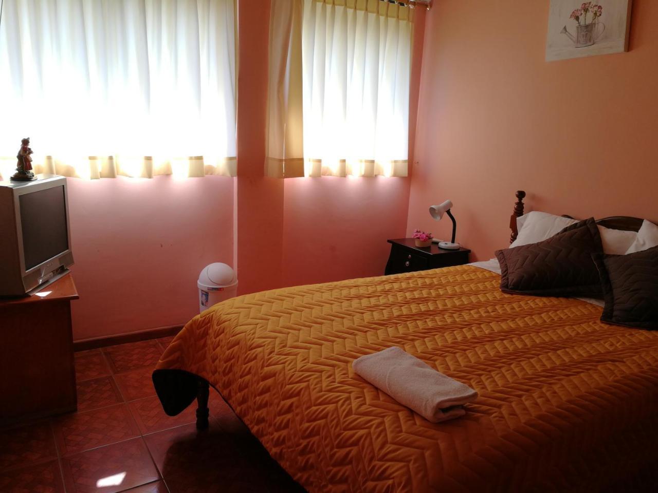 Chapelet Hostal Tababela Kültér fotó