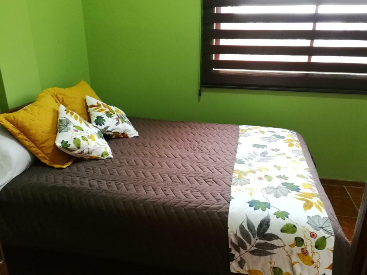 Chapelet Hostal Tababela Kültér fotó