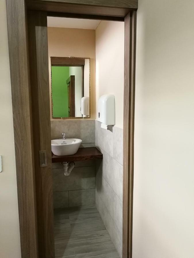 Chapelet Hostal Tababela Kültér fotó