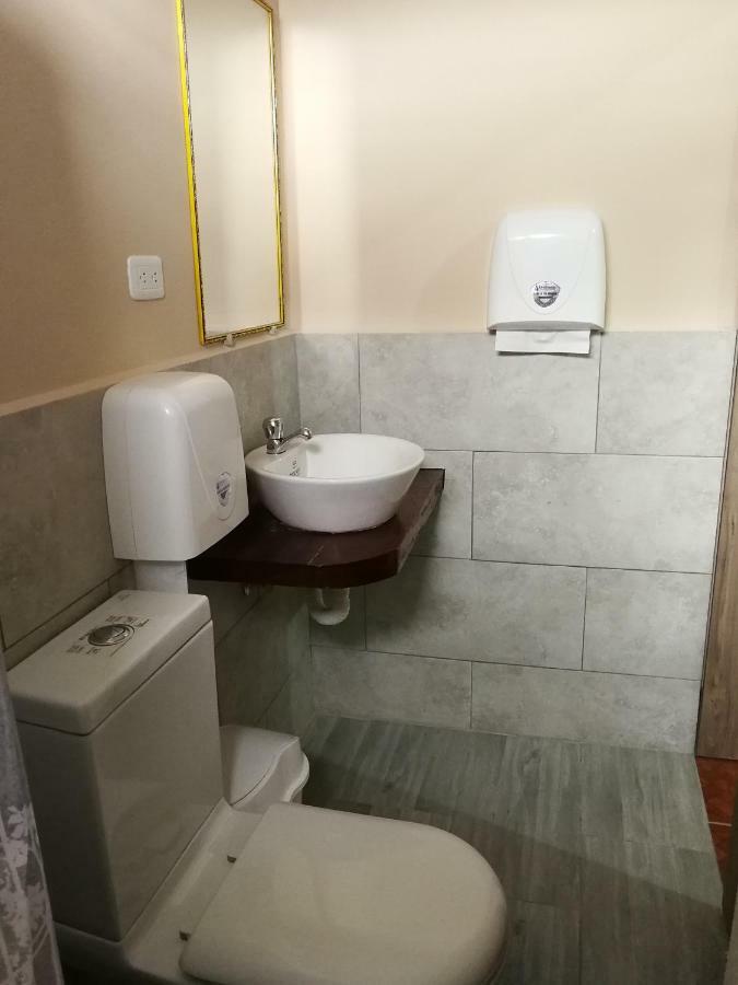 Chapelet Hostal Tababela Kültér fotó