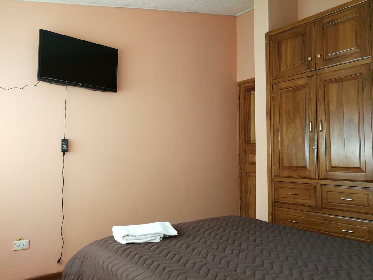 Chapelet Hostal Tababela Kültér fotó
